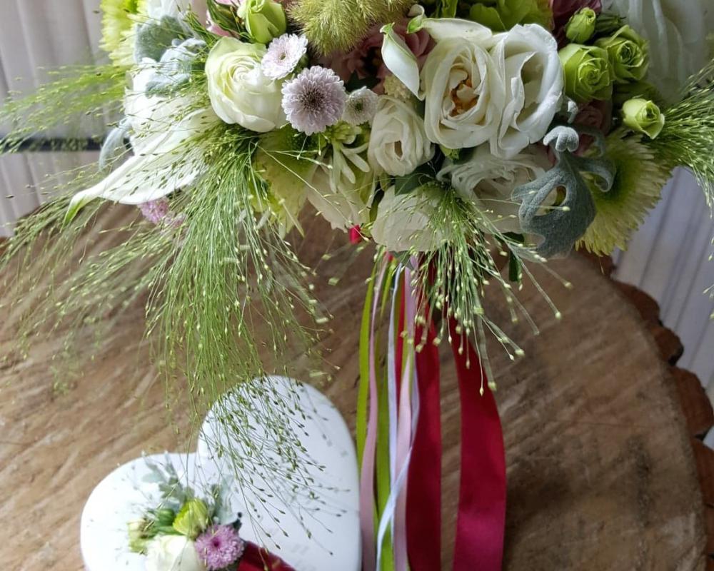 38239108 611691862545702 8371427215987965952 N