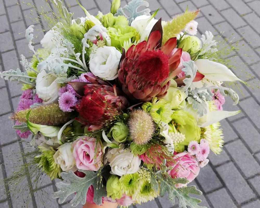 38292803 2177897622481390 1916308673970307072 N