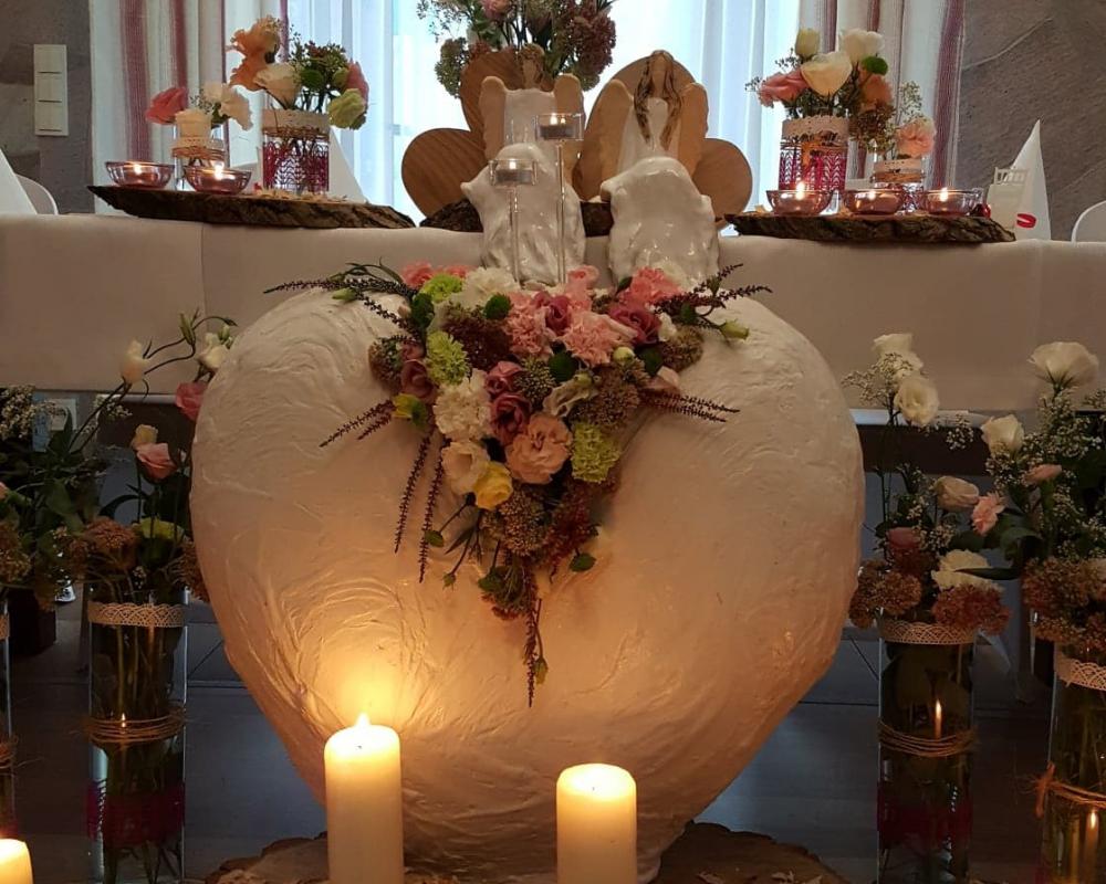 43173573 1853318691450121 3638376743309410304 N