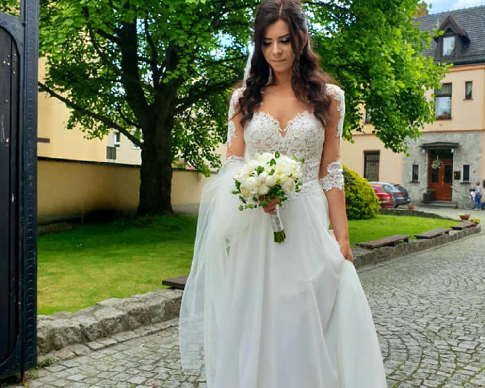 61987806 794496397598580 7855406961460772864 N